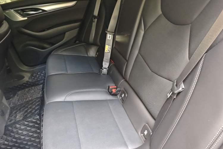Used Cadillac CT5 2023 28T Luxury Edition (Standard Version) Left Rear Seat