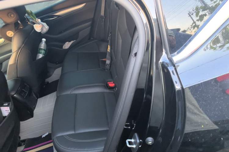 Used Cadillac CT5 2023 28T Luxury Edition (Standard Version) Left Rear Seat