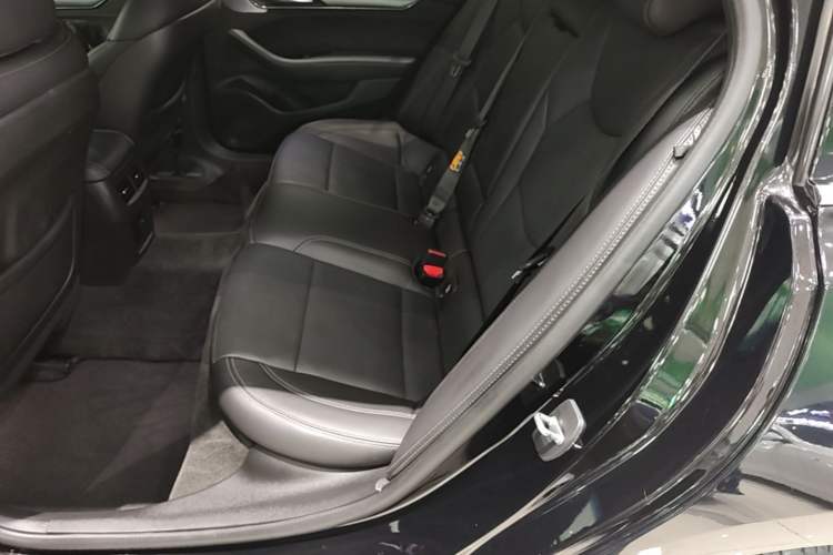 Used Cadillac CT5 2023 28T Luxury Edition (Standard Version) Left Rear Seat