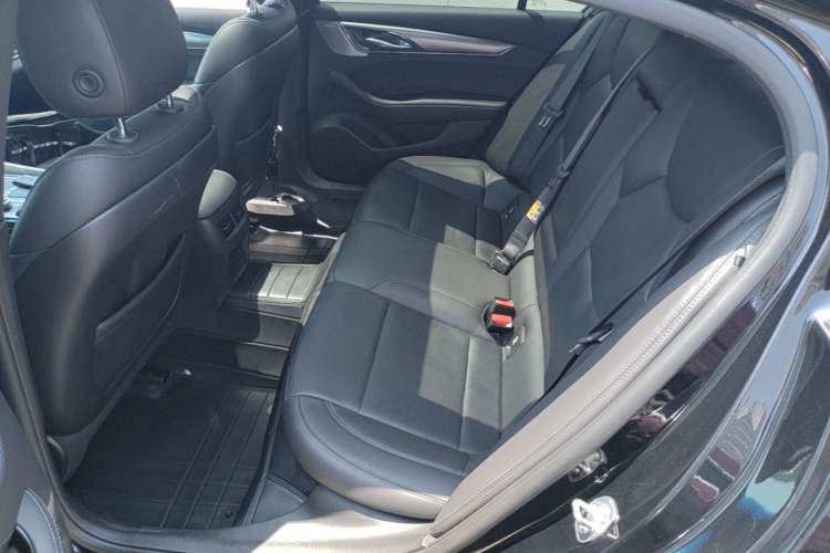 Used Cadillac CT5 2023 28T Luxury Edition (Standard Version) Left Rear Seat