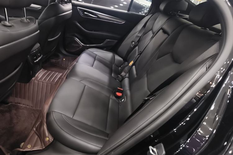 Used Cadillac CT5 2023 28T Luxury Edition (Standard Version) Left Rear Seat