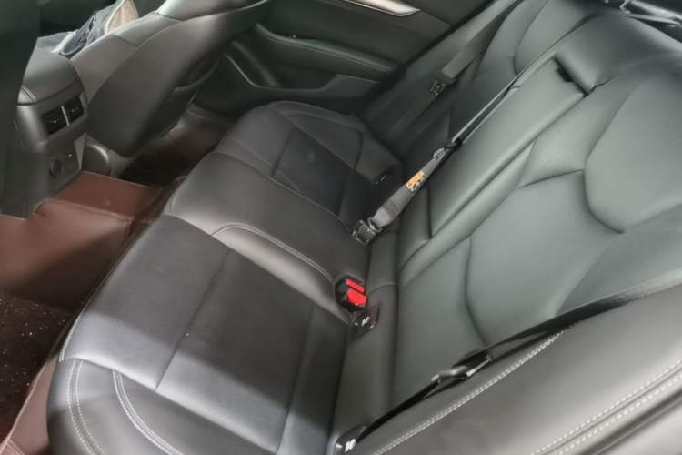 Used Cadillac CT5 2023 28T Luxury Edition (Standard Version) Left Rear Seat