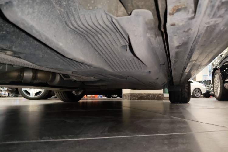 Used Cadillac CT5 2023 28T Prestige Model Left Side Sill