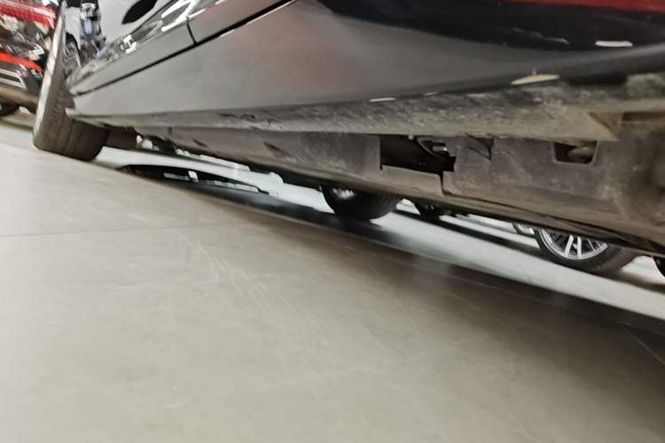 Used Cadillac CT5 2023 28T Luxury Edition (Standard Version) Left Side Sill