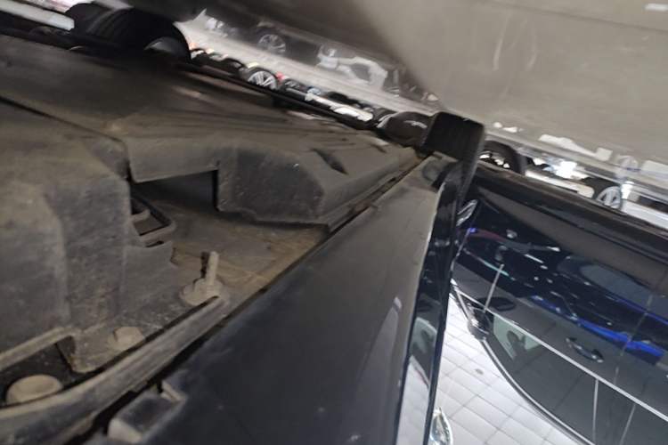 Used Cadillac CT5 2023 28T Luxury Edition (Standard Version) Left Side Sill