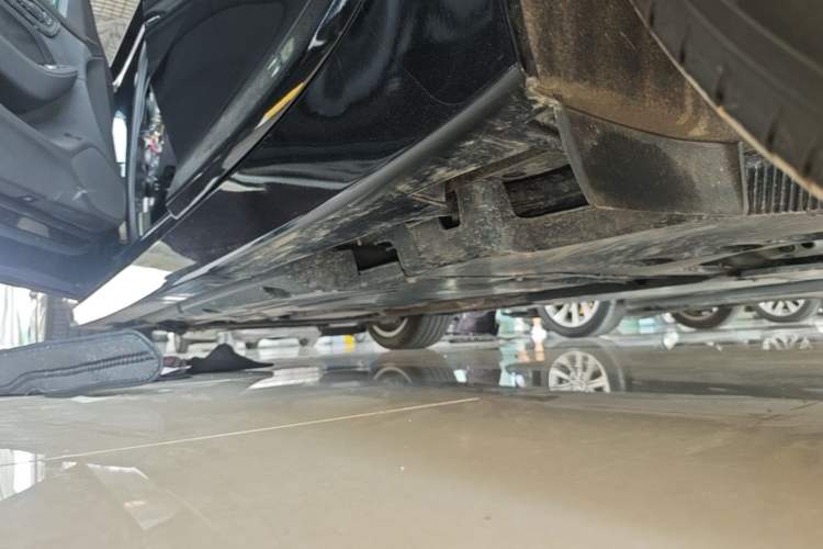 Used Cadillac CT5 2023 28T Luxury Edition (Standard Version) Left Side Sill