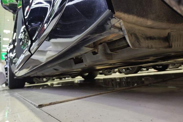 Used Cadillac CT5 2023 28T Luxury Edition (Standard Version) Left Side Sill