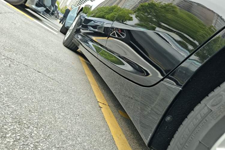 Used Cadillac CT5 2023 28T Luxury Edition (Standard Version) Left Side Sill