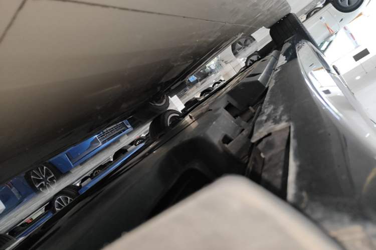 Used Cadillac CT5 2023 28T Luxury Edition (Standard Version) Left Side Sill