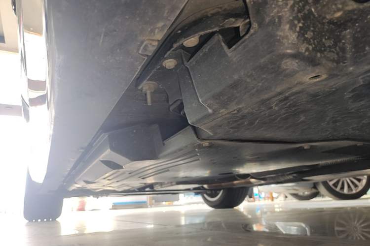 Used Cadillac CT5 2023 28T Luxury Edition (Standard Version) Left Side Sill