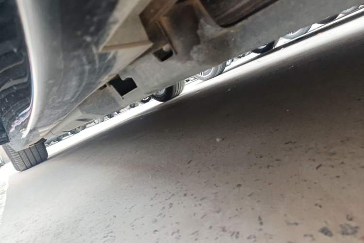 Used Cadillac CT5 2023 28T Luxury Edition (Standard Version) Left Side Sill
