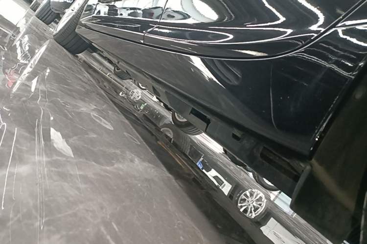 Used Cadillac CT5 2023 28T Luxury Edition (Standard Version) Left Side Sill