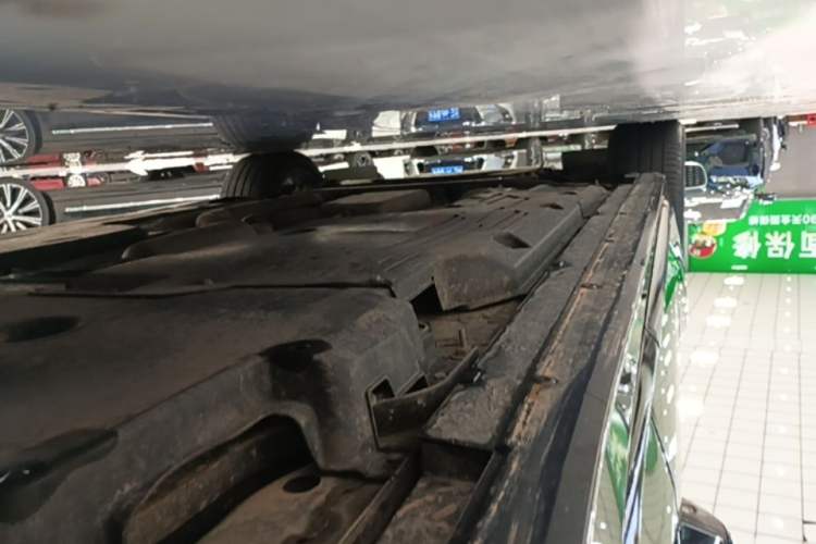 Used Cadillac CT5 2023 28T Prestige Model Left Side Sill