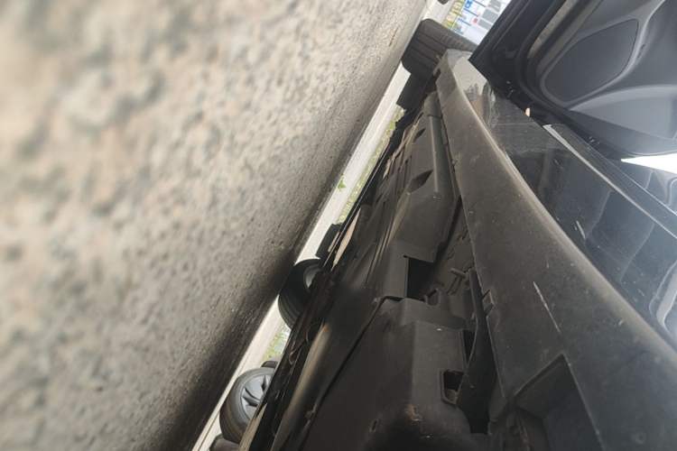 Used Cadillac CT5 2023 28T Luxury Edition (Standard Version) Left Side Sill