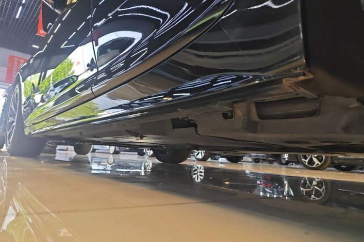 Used Cadillac CT5 2023 28T Prestige Model Left Side Sill