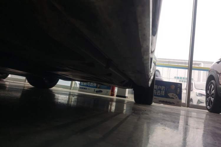 Used Cadillac CT5 2023 28T Platinum Edition Left Side Sill