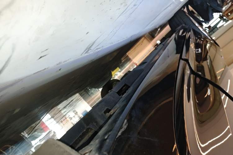 Used Cadillac CT5 2023 28T Luxury Edition (Standard Version) Left Side Sill