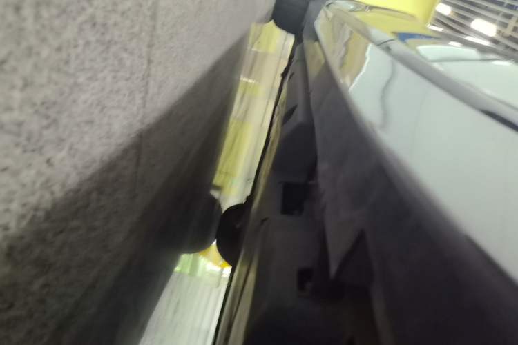 Used Cadillac CT5 2023 28T Luxury Edition (Standard Version) Left Side Sill