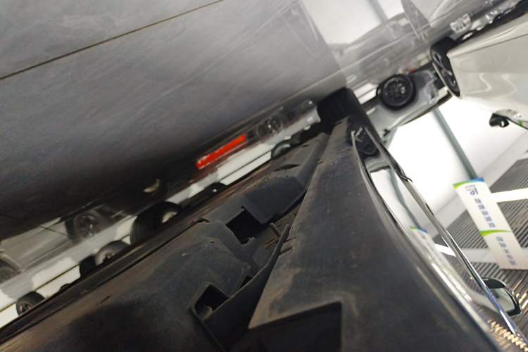 Used Cadillac CT5 2023 28T Luxury Edition (Standard Version) Left Side Sill