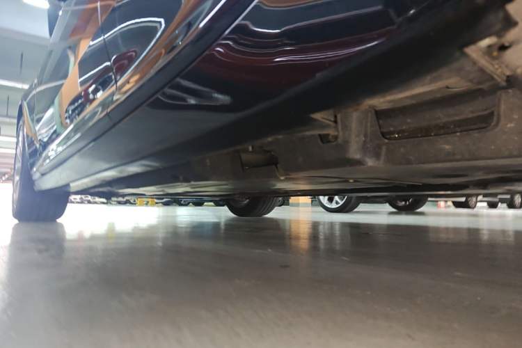 Used Cadillac CT5 2023 28T Luxury Edition (Standard Version) Left Side Sill