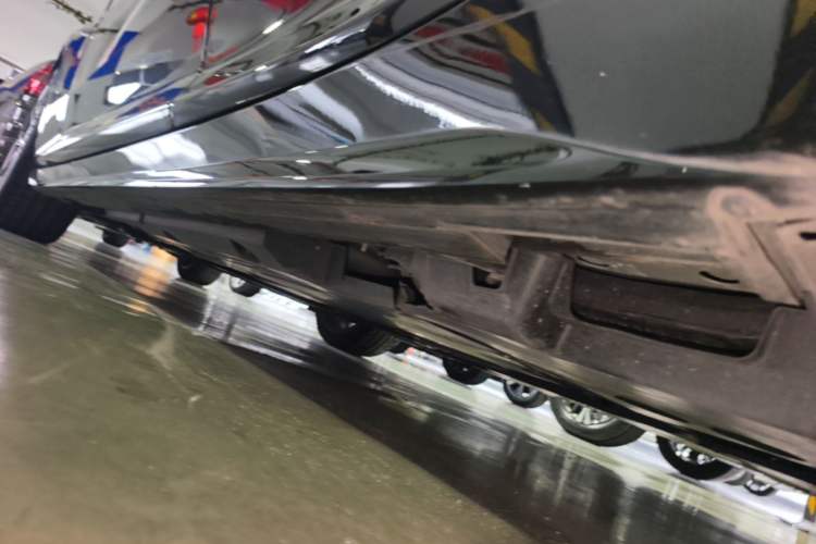 Used Cadillac CT5 2023 28T Platinum Edition Left Side Sill