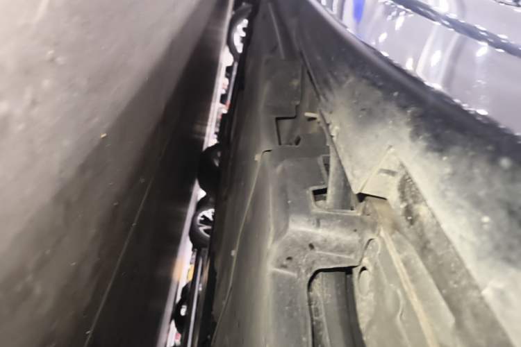 Used Cadillac CT5 2023 28T Luxury Edition (Standard Version) Left Side Sill