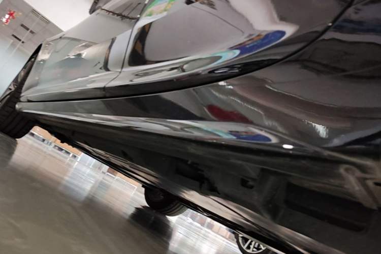 Used Cadillac CT5 2023 28T Platinum Edition Left Side Sill