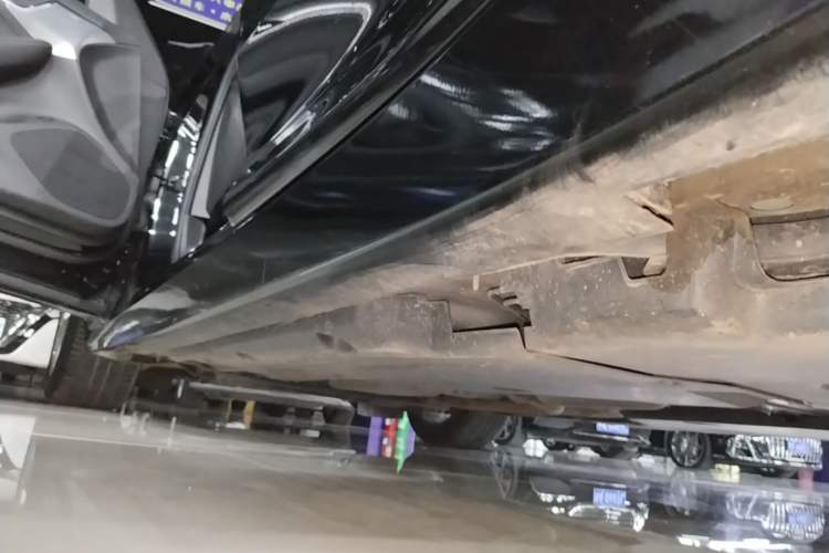 Used Cadillac CT5 2023 28T Luxury Edition (Standard Version) Left Side Sill