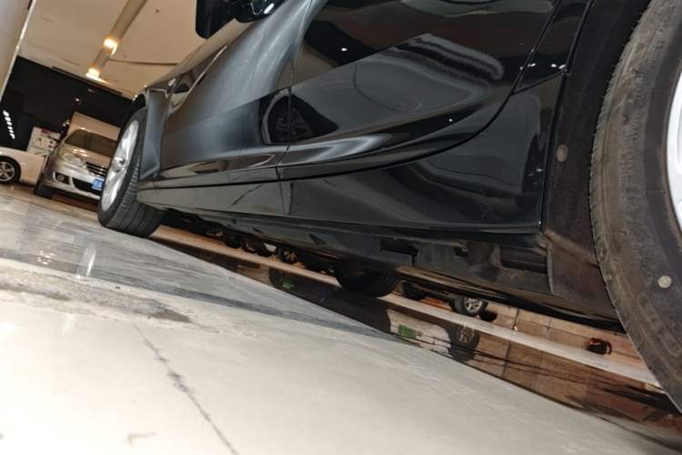 Used Cadillac CT5 2023 28T Luxury Edition (Standard Version) Left Side Sill