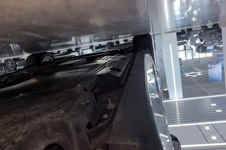 Used Cadillac CT5 2023 28T Luxury Edition (Standard Version) Left Side Sill