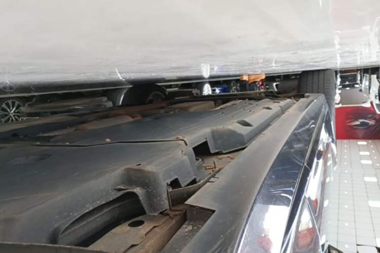 Used Cadillac CT5 2023 28T Luxury Edition (Standard Version) Left Side Sill