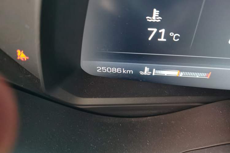Used Cadillac CT5 2023 28T Prestige Model Odometer Close Up
