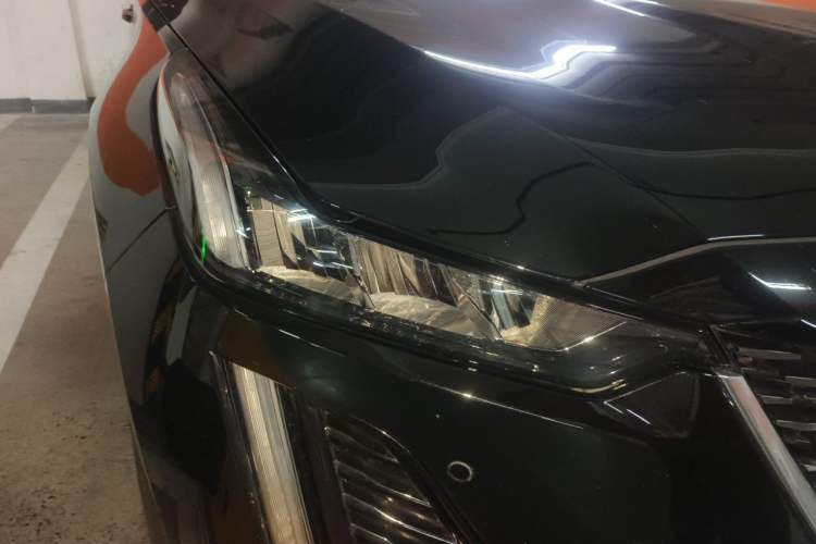 Used Cadillac CT5 2023 28T Luxury Edition (Standard Version) Right Front Headlight
