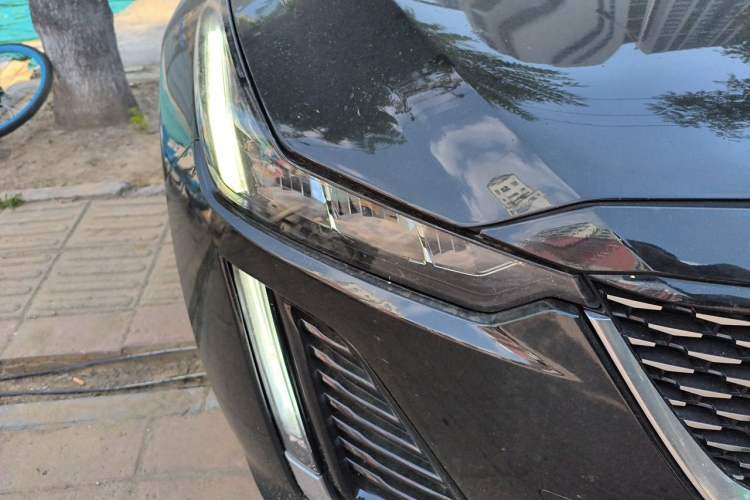 Used Cadillac CT5 2023 28T Luxury Edition (Standard Version) Right Front Headlight