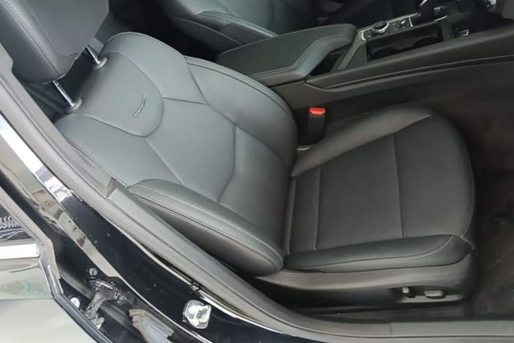 Used Cadillac CT5 2023 28T Luxury Edition (Standard Version) Right Front Seat