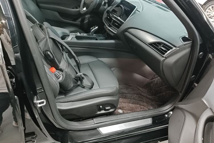 Used Cadillac CT5 2023 28T Luxury Edition (Standard Version) Right Front Seat
