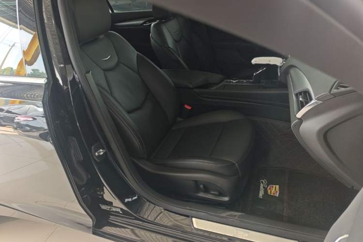 Used Cadillac CT5 2023 28T Luxury Edition (Standard Version) Right Front Seat