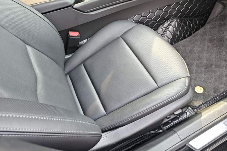 Used Cadillac CT5 2023 28T Luxury Edition (Standard Version) Right Front Seat