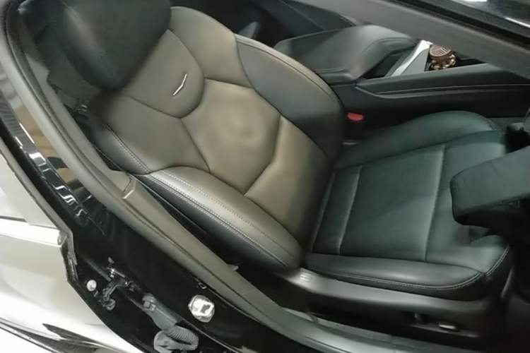 Used Cadillac CT5 2023 28T Platinum Edition Right Front Seat
