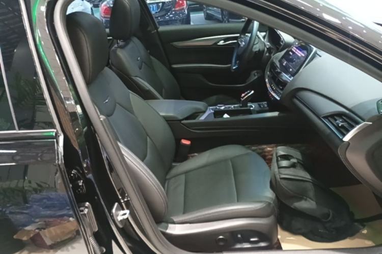 Used Cadillac CT5 2023 28T Prestige Model Right Front Seat