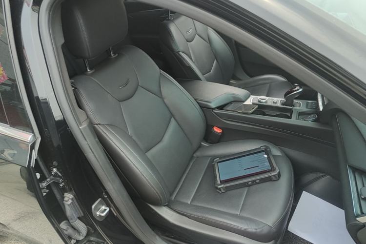 Used Cadillac CT5 2023 28T Luxury Edition (Standard Version) Right Front Seat