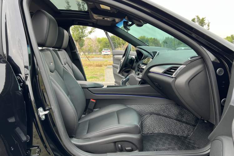 Used Cadillac CT5 2023 28T Luxury Edition (Standard Version) Right Front Seat