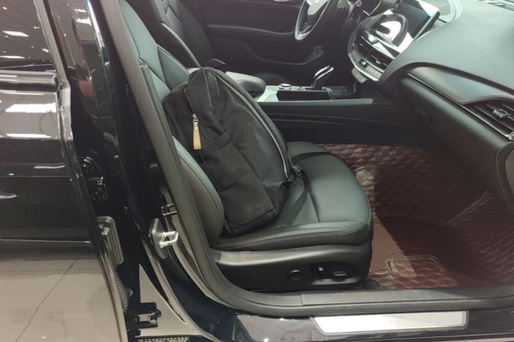 Used Cadillac CT5 2023 28T Prestige Model Right Front Seat