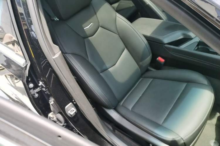 Used Cadillac CT5 2023 28T Luxury Edition (Standard Version) Right Front Seat