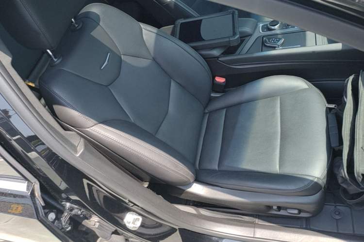 Used Cadillac CT5 2023 28T Luxury Edition (Standard Version) Right Front Seat