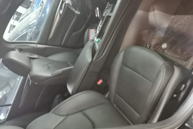 Used Cadillac CT5 2023 28T Luxury Edition (Standard Version) Right Front Seat