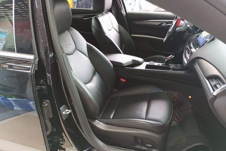 Used Cadillac CT5 2023 28T Luxury Edition (Standard Version) Right Front Seat