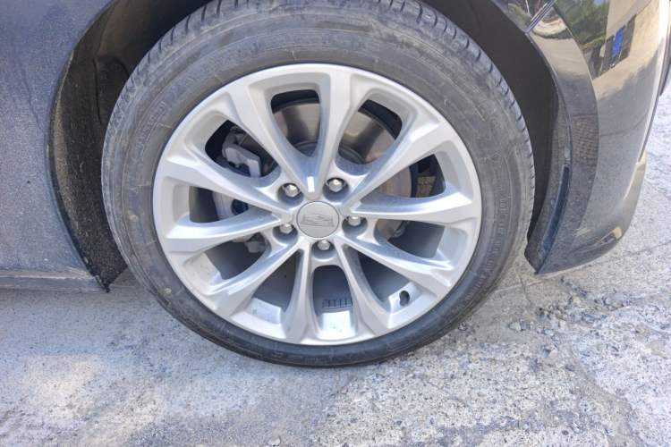 Used Cadillac CT5 2023 28T Luxury Edition (Standard Version) Right Front Wheel Hub