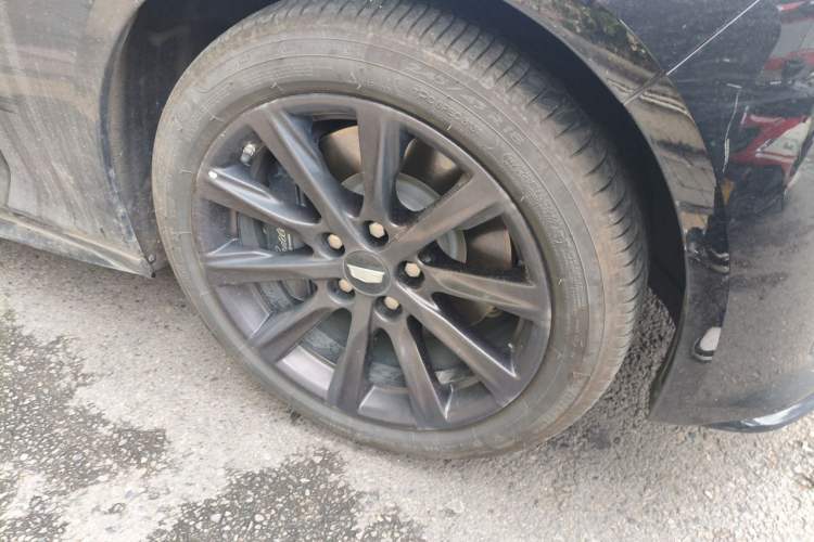 Used Cadillac CT5 2023 28T Prestige Model Right Front Wheel Hub
