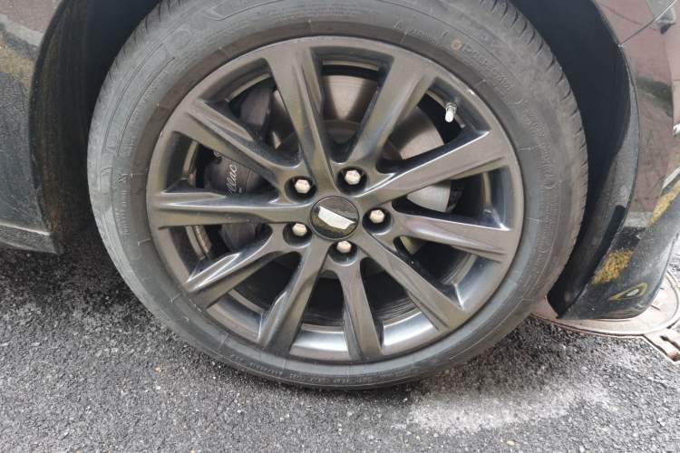 Used Cadillac CT5 2023 28T Prestige Model Right Front Wheel Hub
